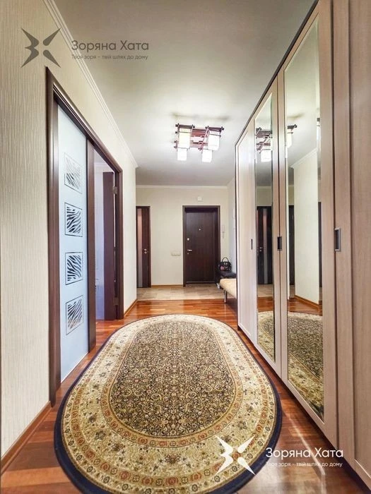 Three-room apartment for sale at Boryspilska, 12v