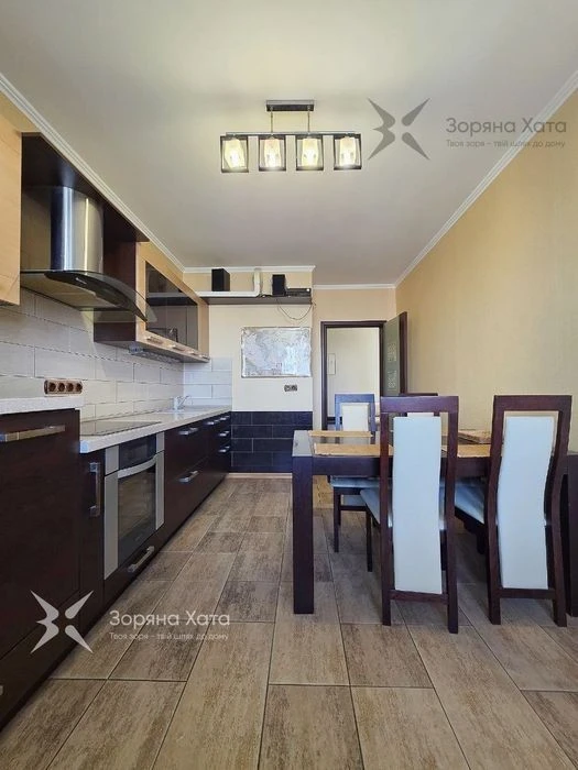 Three-room apartment for sale at Boryspilska, 12v