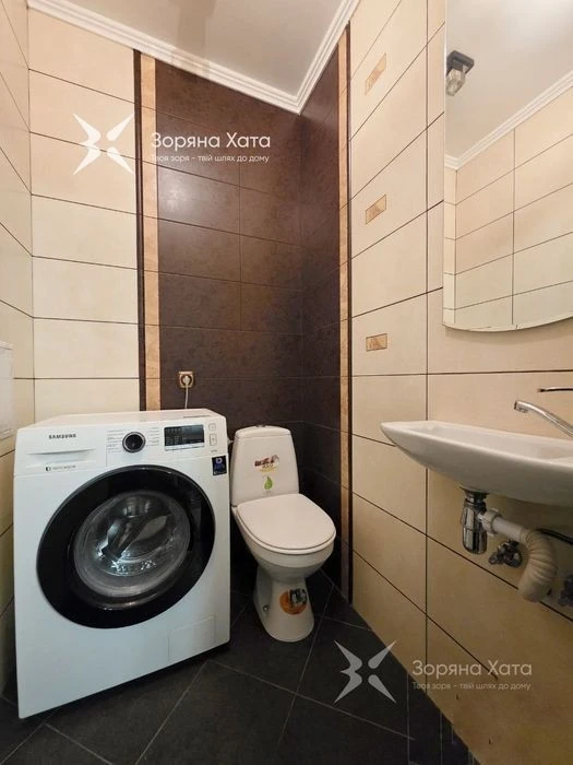 Three-room apartment for sale at Boryspilska, 12v