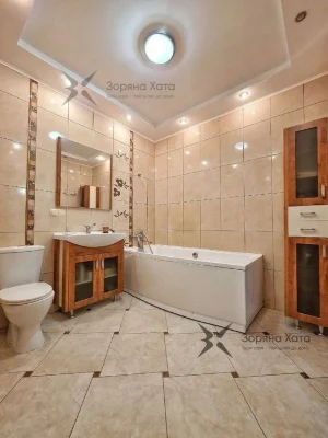 Three-room apartment for sale at Boryspilska, 12v
