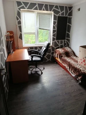 Three-room apartment for sale near the park from the owner