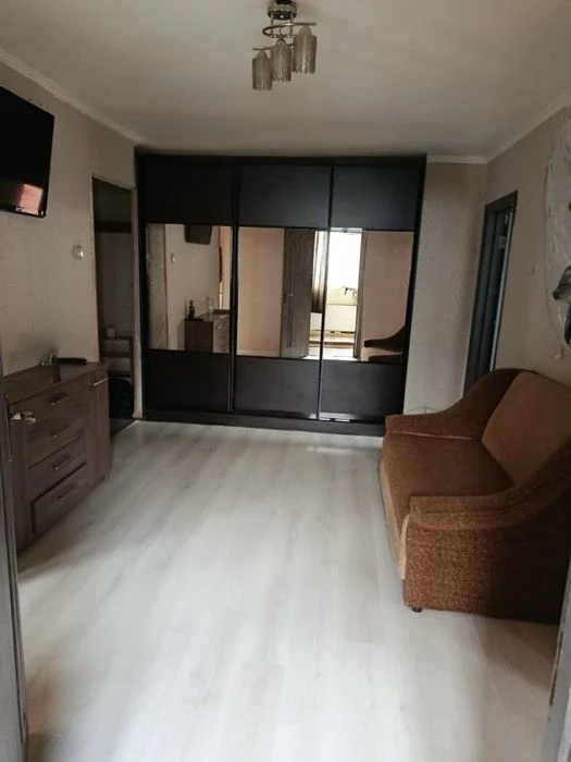 Three-room apartment for sale near the park from the owner