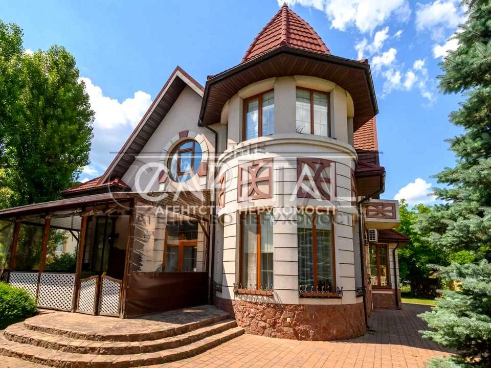 Будинок. Київ, Лугова