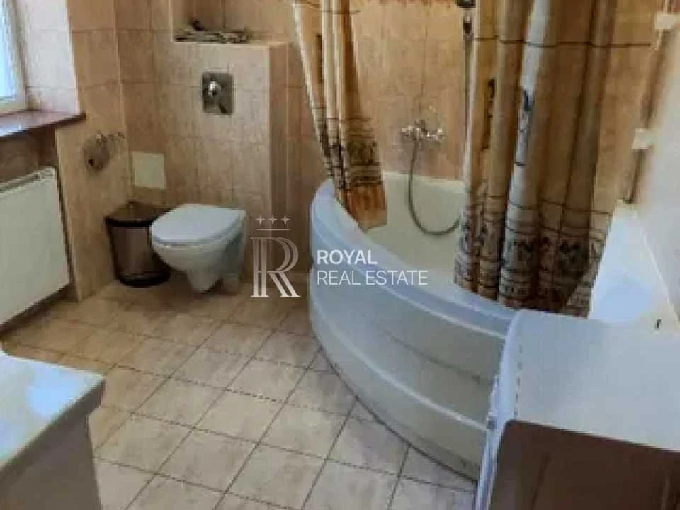 Будинок. Київ, Сергія Світославського вул.