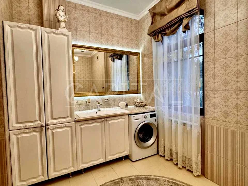 Будинок. Київ, Радистів вул.