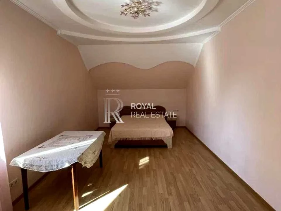 Будинок. Київ, Садова вул.
