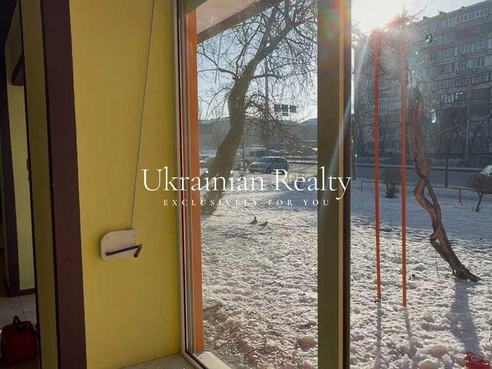 Будинок. Київ, Воскресенський просп. (Перова)