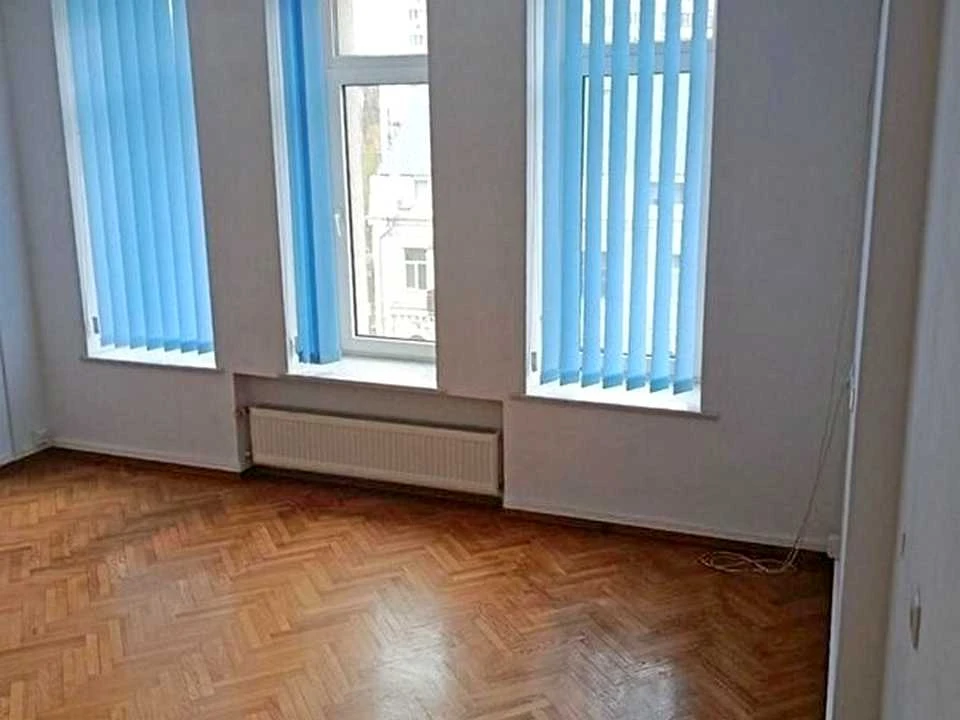 Будинок. Київ, Богдана Хмельницького вул.