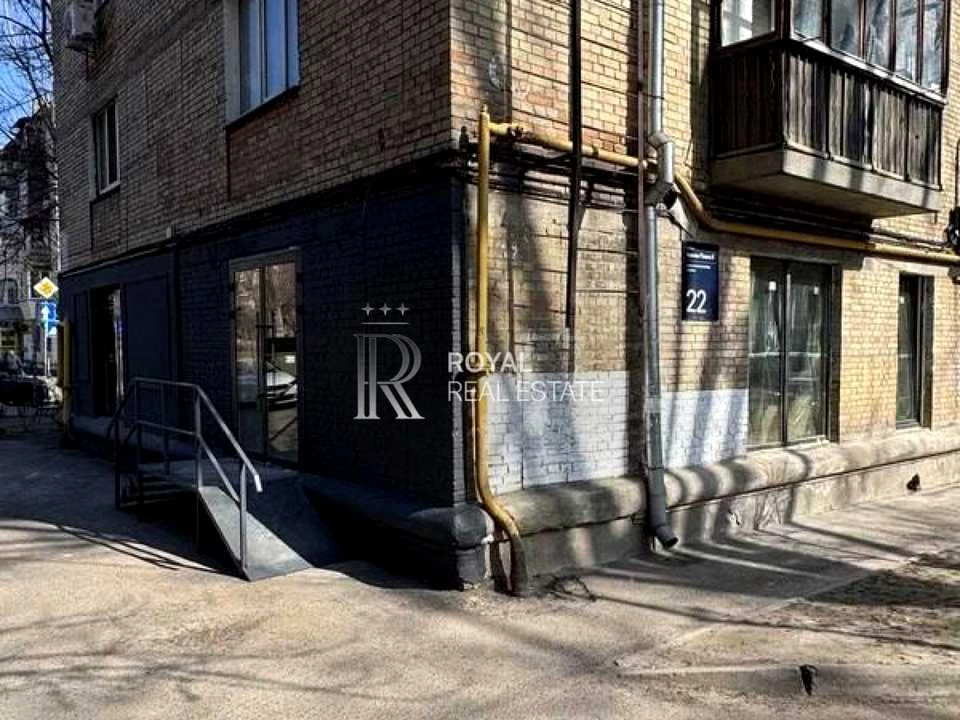 Будинок. Київ, Іоанна Павла II вул. (Патріса Лумумби)