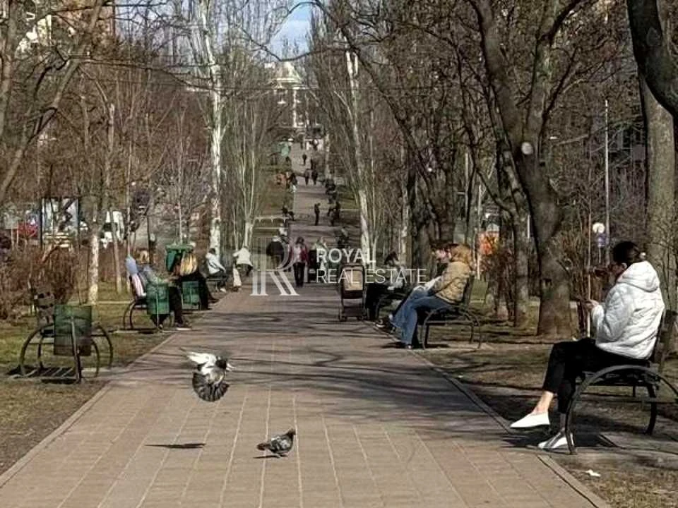 Будинок. Київ, Іоанна Павла II вул. (Патріса Лумумби)