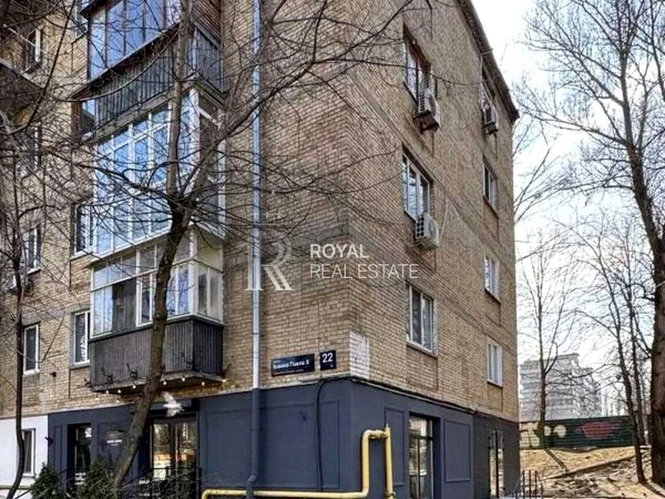 Будинок. Київ, Іоанна Павла II вул. (Патріса Лумумби)