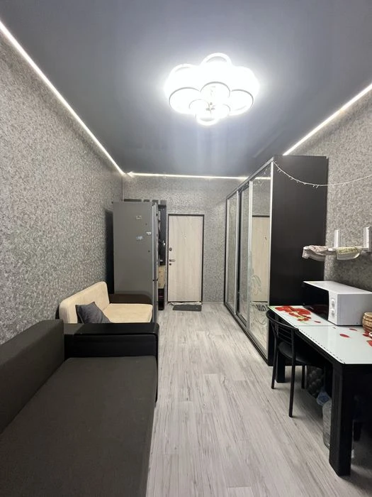 I am selling a 21m2 guest house.