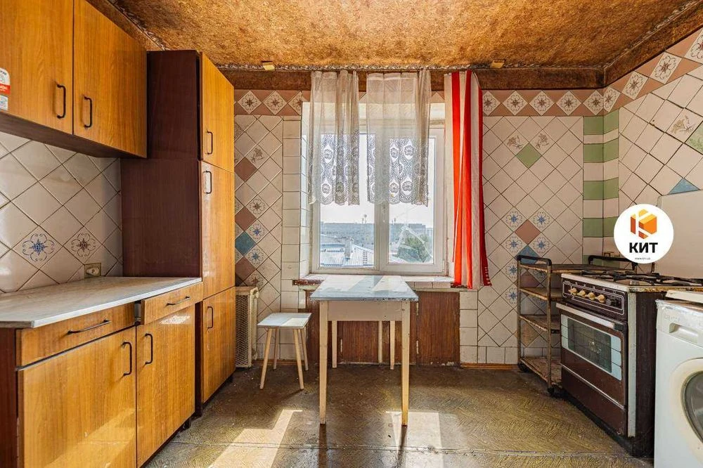 3 rooms, 63 sq. m. Center (metro stations: University, Kultury 10A, Sumy Market),
