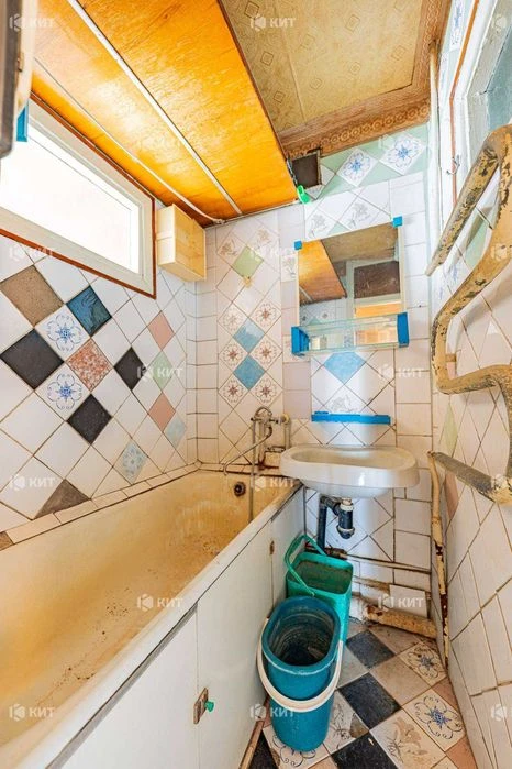 3 rooms, 63 sq. m. Center (metro stations: University, Kultury 10A, Sumy Market),