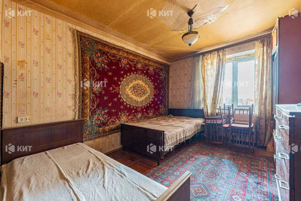 3 rooms, 63 sq. m. Center (metro stations: University, Kultury 10A, Sumy Market),