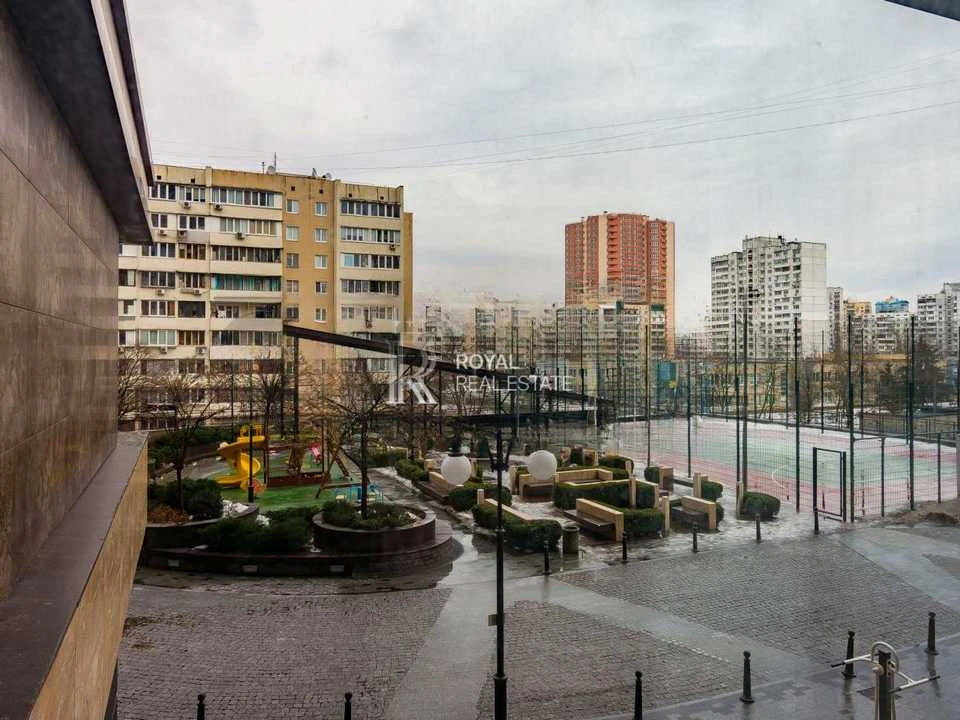 Будинок. Київ, Оболонський просп.