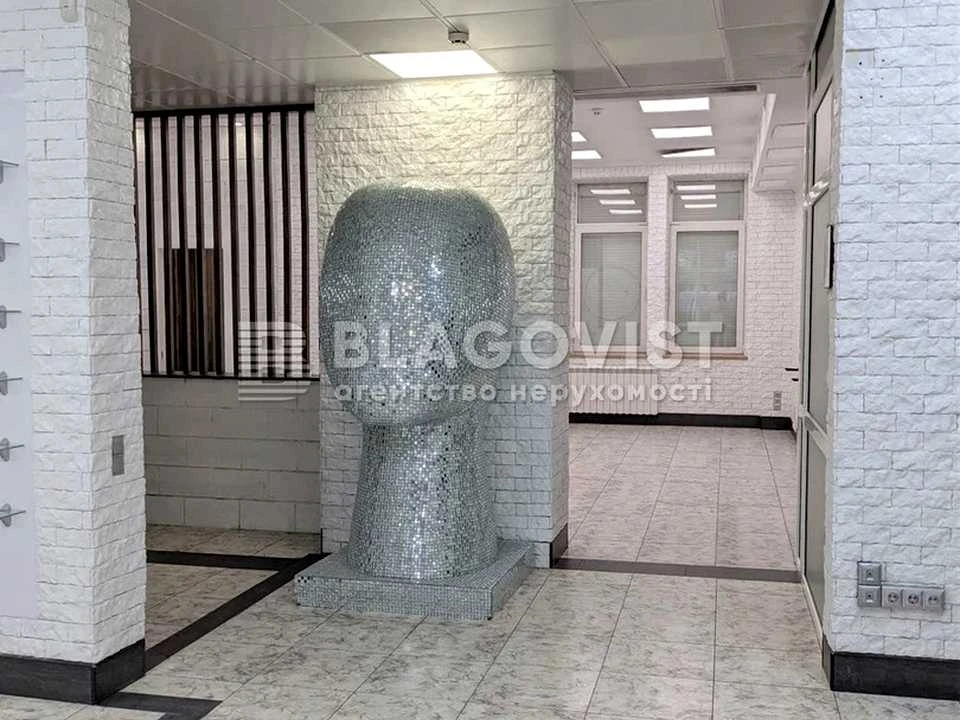 Будинок. Київ, Миколи Бажана просп.