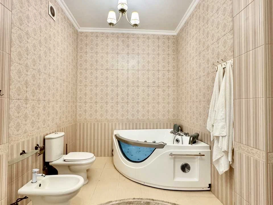 Будинок. Київ, Радистів пров.