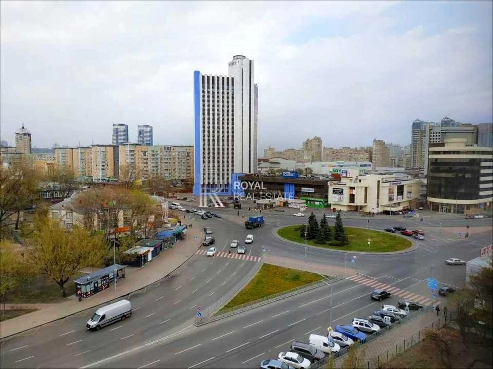 Будинок. Київ, Євгена Сверстюка вул. (Марини Раскової)