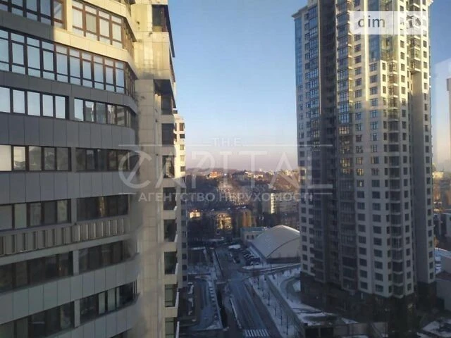 Продаж 3к квартири 132 кв. м на вул. Андрія Верхогляда 14А •