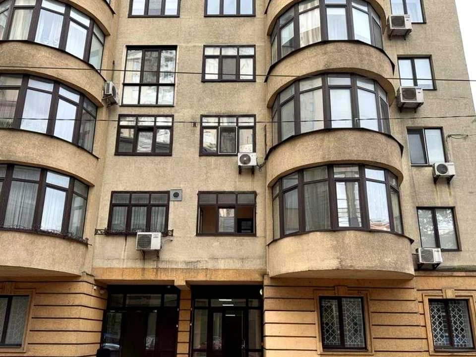 Будинок. Київ, Дмитрівська вул.