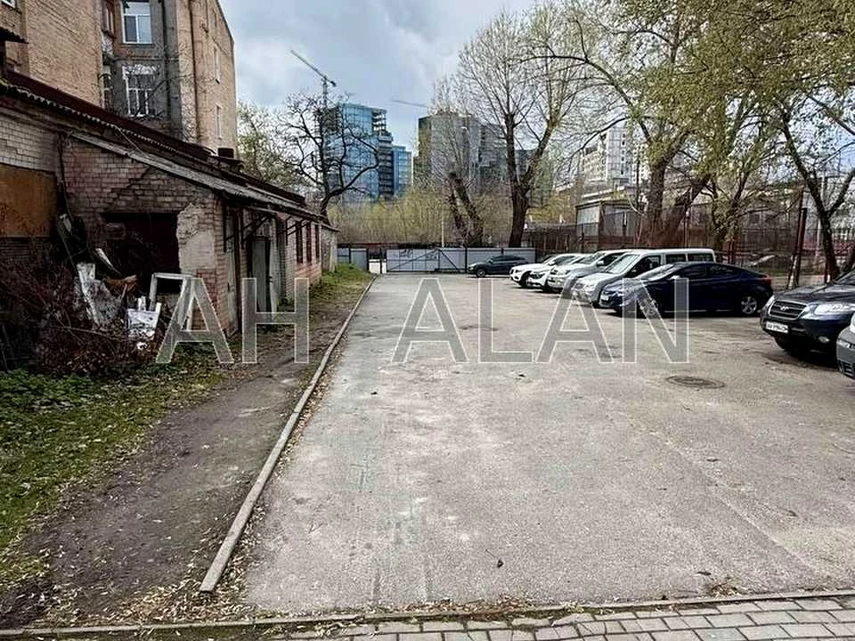 Будинок. Київ, Антоновича вул. (Горького)