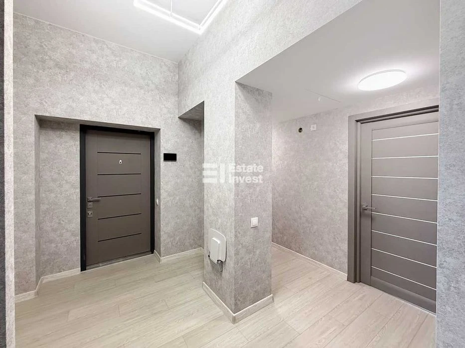 I will sell a 4-room apartment on Kultury St., 11