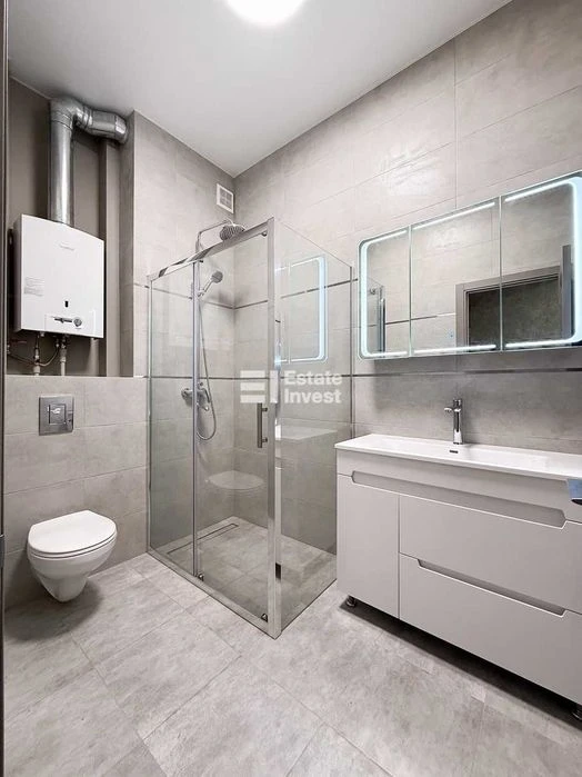 I will sell a 4-room apartment on Kultury St., 11