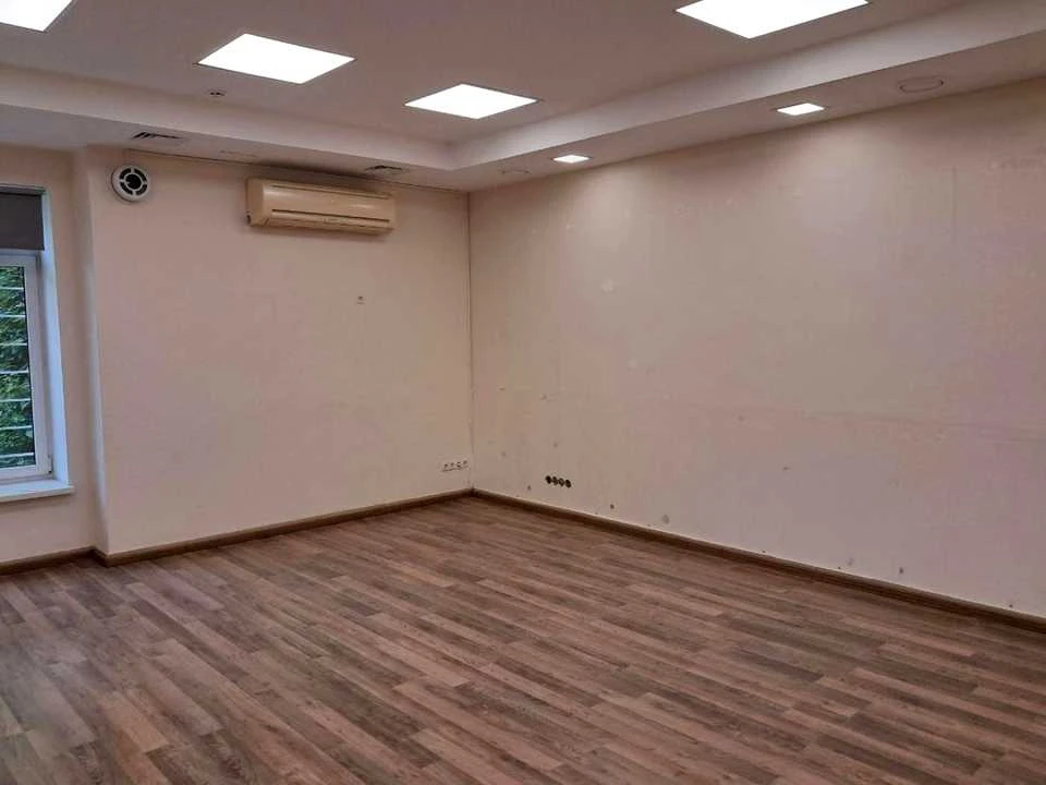 Будинок. Київ, Басейна вул.