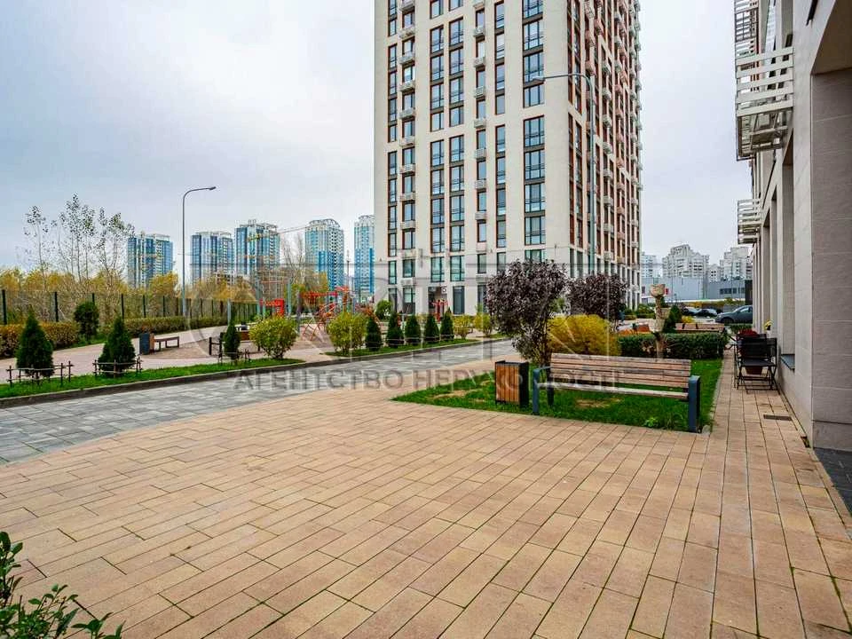 Будинок. Київ, Дніпровська набережна вул.