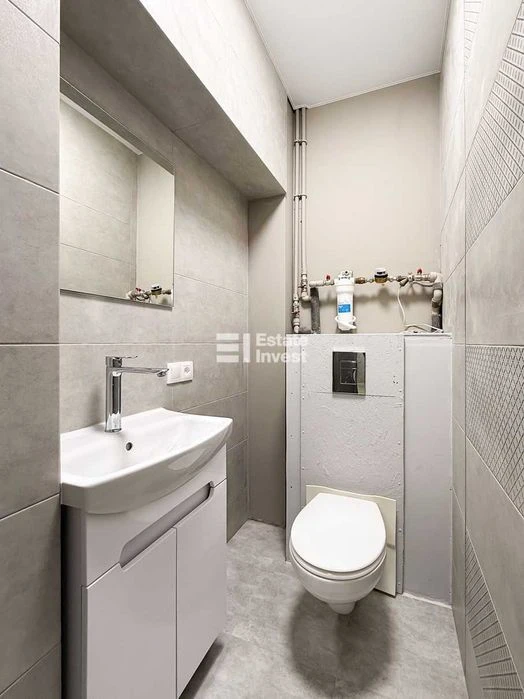 I will sell a 4-room apartment on Kultury St., 11