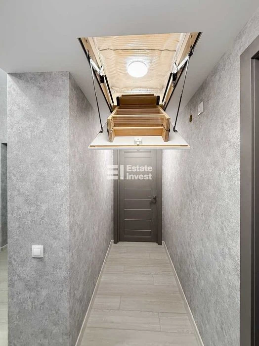 I will sell a 4-room apartment on Kultury St., 11