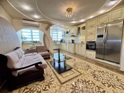 Sale of 4k with renovation in a new house, packing for two cars