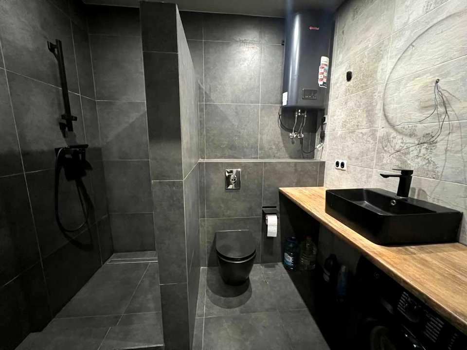 Будинок. Київ, Зарічна вул.