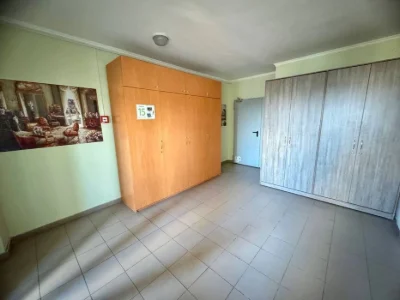 Sale of 4k with renovation in a new house, packing for two cars