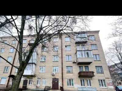 Будинок. Київ, Миколи Міхновського бульв. (Дружби народів)