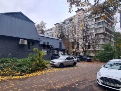 Будинок. Київ, Олега Мудрака вул. (Генерала Наумова)