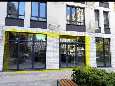 Будинок. Київ, Салютна вул., (Будинок 02301-02303)