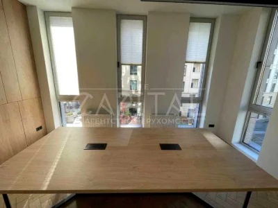 Будинок. Київ, Антоновича вул. (Горького)