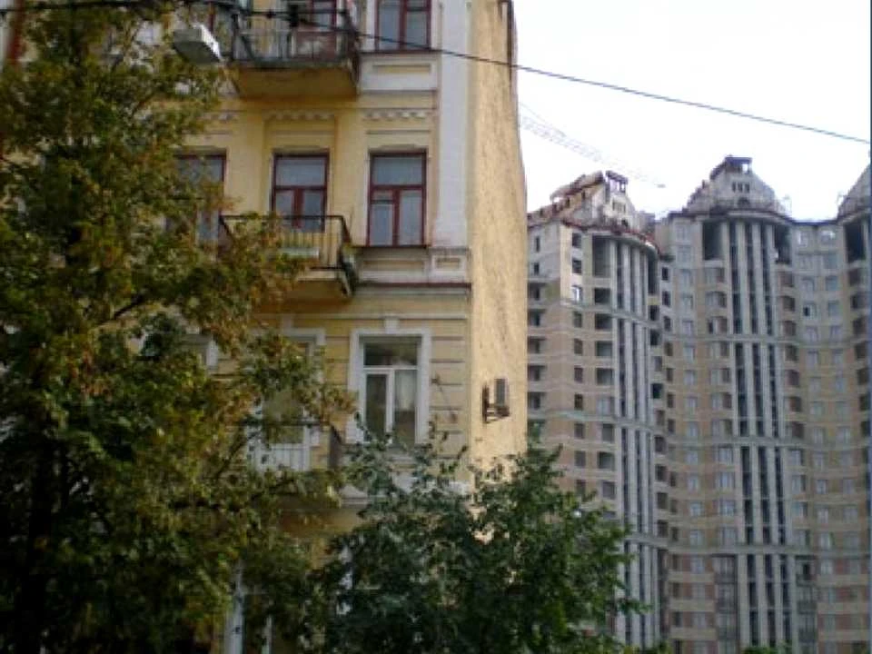 Будинок. Київ, В'ячеслава Липинського вул. (Чапаєва)