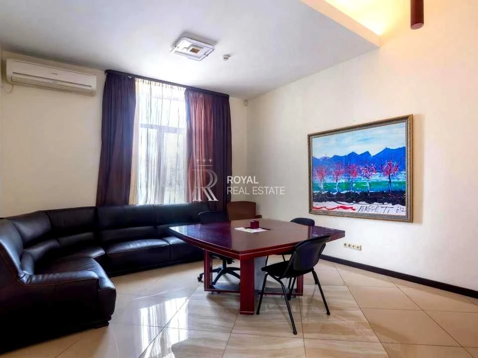 Будинок. Київ, Жилянська вул.