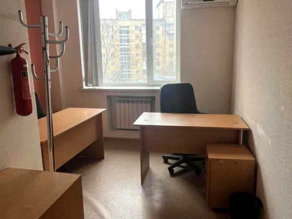 Будинок. Київ, Миколи Міхновського бульв. (Дружби народів)