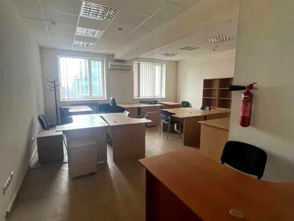 Будинок. Київ, Миколи Міхновського бульв. (Дружби народів)
