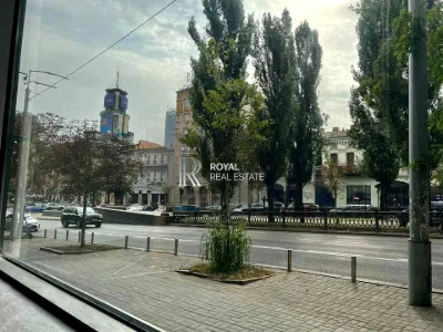 Будинок. Київ, Тараса Шевченка бульв.