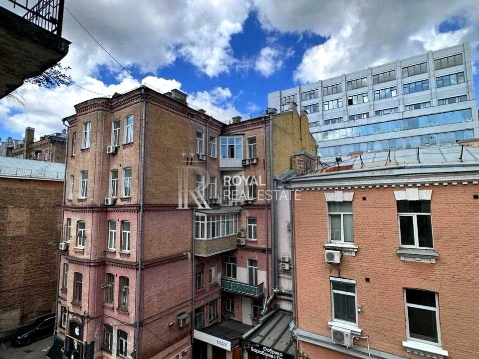 Будинок. Київ, Шота Руставелі вул.