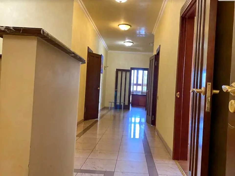 Будинок. Київ, Шота Руставелі вул.