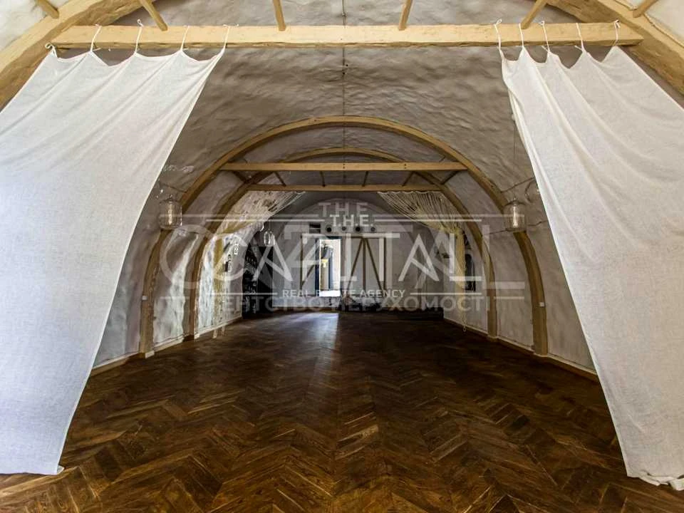 Будинок. Київ, Лесі Українки бульв., 28 В
