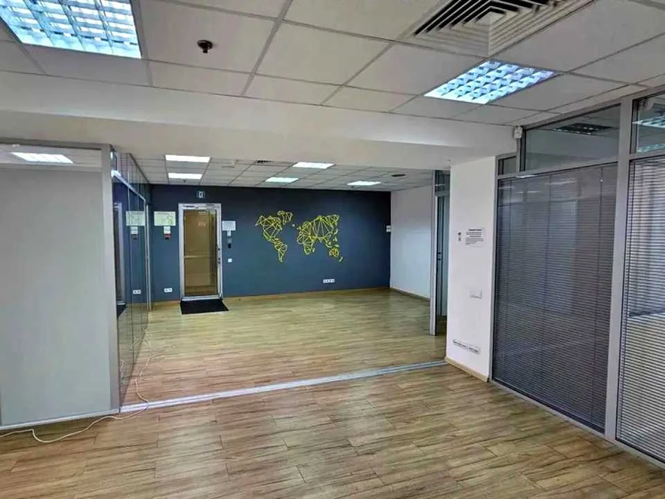 Будинок. Київ, Богдана Хмельницького вул.