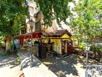 Будинок. Київ, Дегтярівська вул.