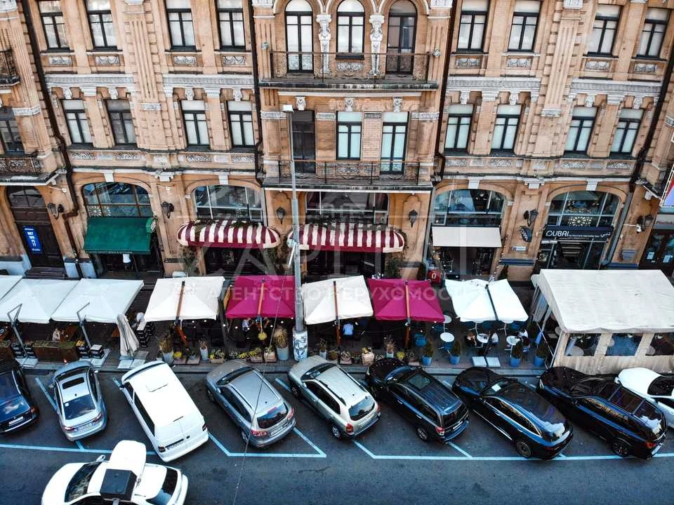 Будинок. Київ, Басейна вул.